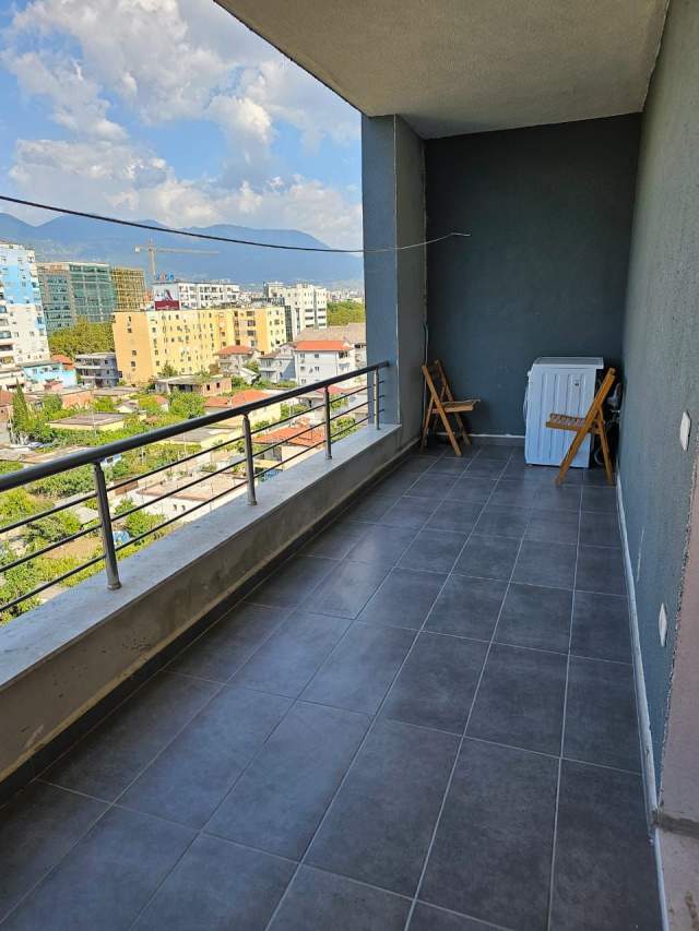 Tirane, jepet me qera apartament Kati 7, 95 m² 500 Euro (Ish fusha aviacionit)