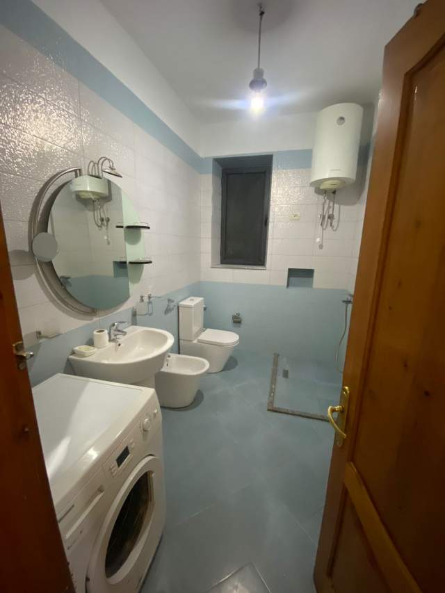 Tirane, jepet me qera apartament 2+1+A+BLK Kati 2, 100 m² 40000 Leke (Laprak)