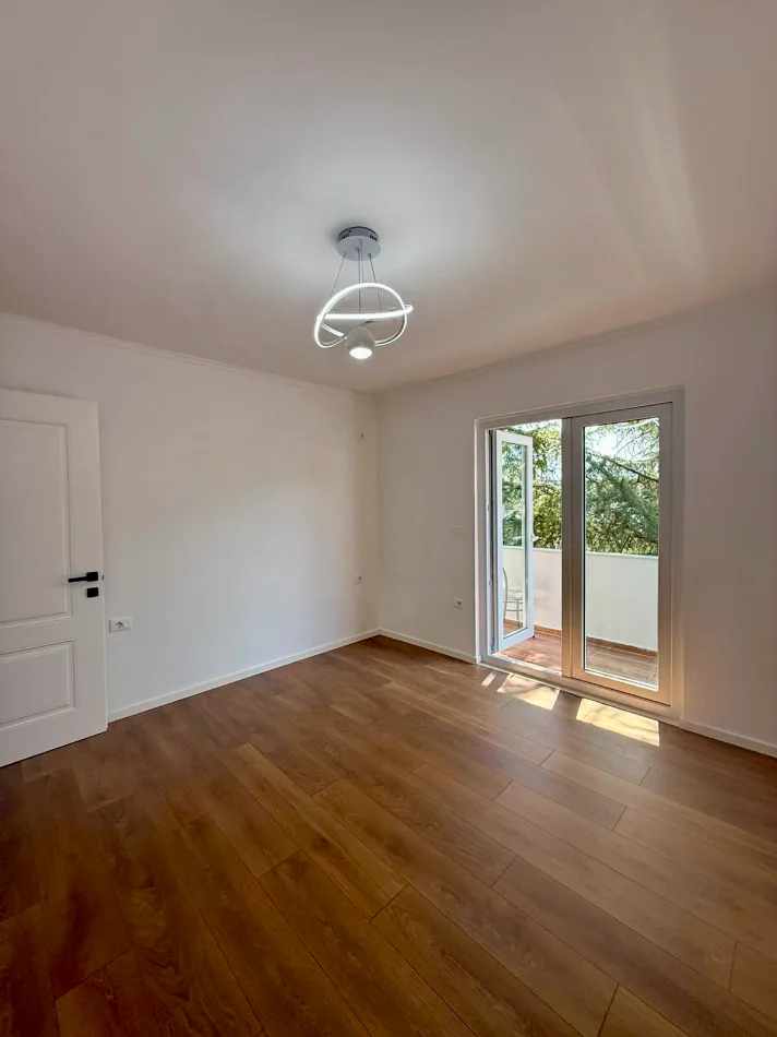 Tirane, shitet apartament 1+1+Aneks+Ballkon Kati 4, 53 m² 118.000 € (Xhamlliku te Shkolla Hasan Prishtina)