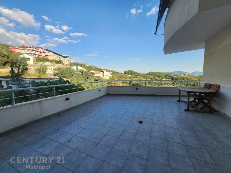 Tirane, shes apartament 2+1 Kati 1, 145 m² 130.000 € (fresku)