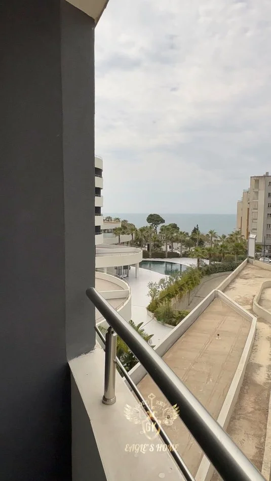 Durres, jepet me qera apartament 2+1+Ballkon Kati 3, 111 m² 700 € (CURRILA 0692039456)