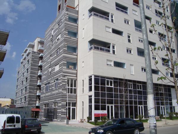 Tirane, jap me qera apartament 1+1+BLK Kati 3, 60 m² 28.000 Leke (Xhanfize Keko)