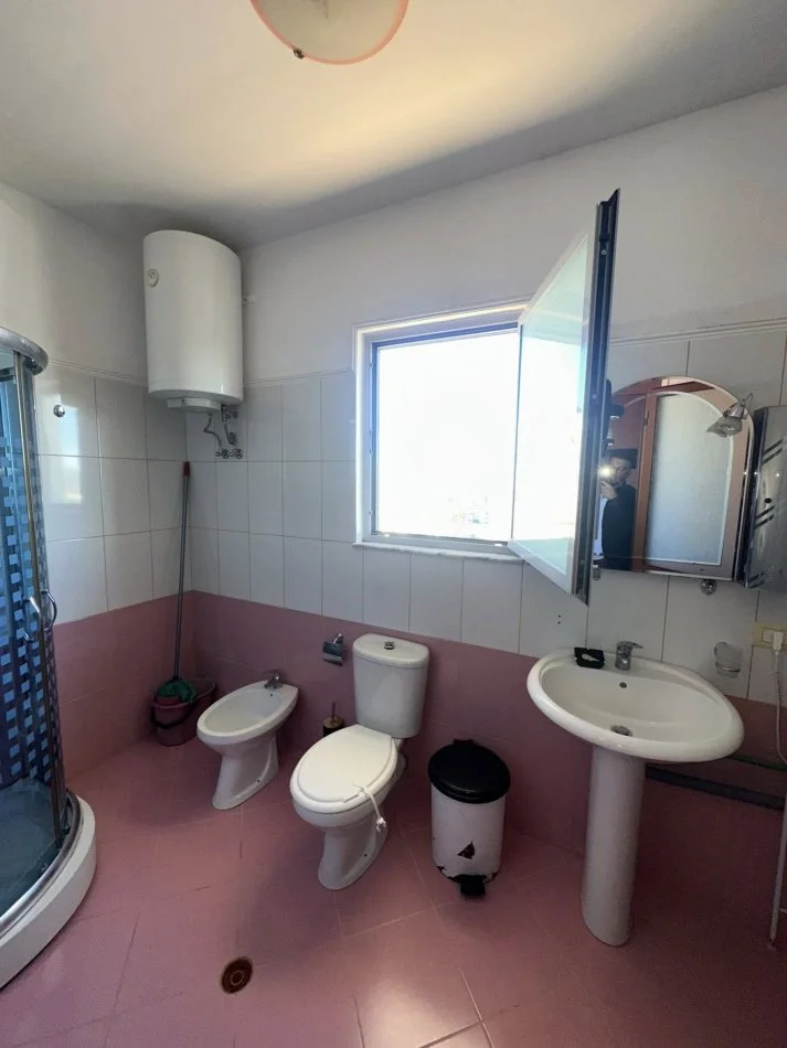 Durres, jepet me qera apartament 1+1+Ballkon Kati 9, 300 € (SOTIR NOKA)