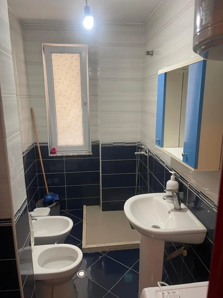 Tirane, jepet me qera apartament 1+1 Kati 2, 63 m² 400 € (Rr. Teodor Keko)
