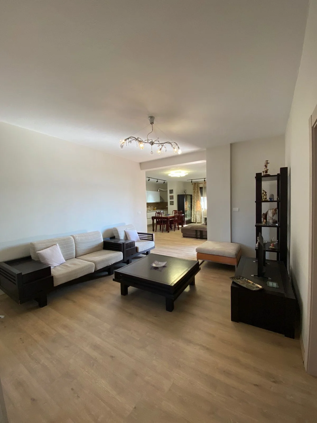 SHITET APARTAMENT 3+1+2 TEK PAZARI I RI