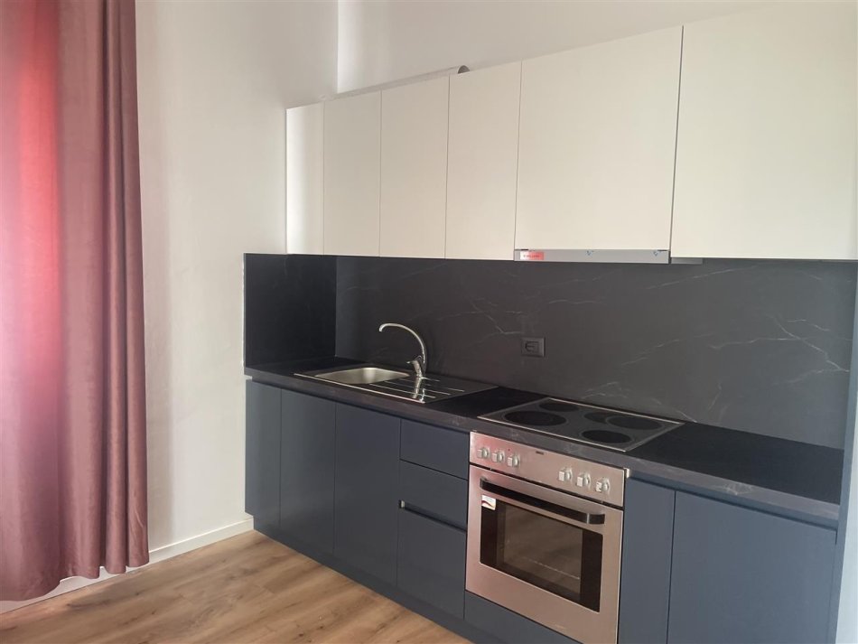 Tirane, jepet me qera shtepi 2+1+Ballkon Kati 2, 85 m² 400 € (Teodor Keko)