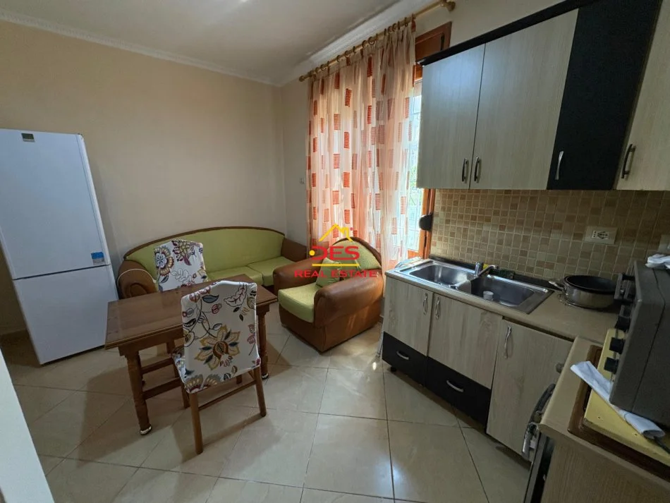 Vlore, jepet me qera shtepi 1+1+Ballkon Kati 0, 70 m² 200 € (Rruga Hysen Begasi)