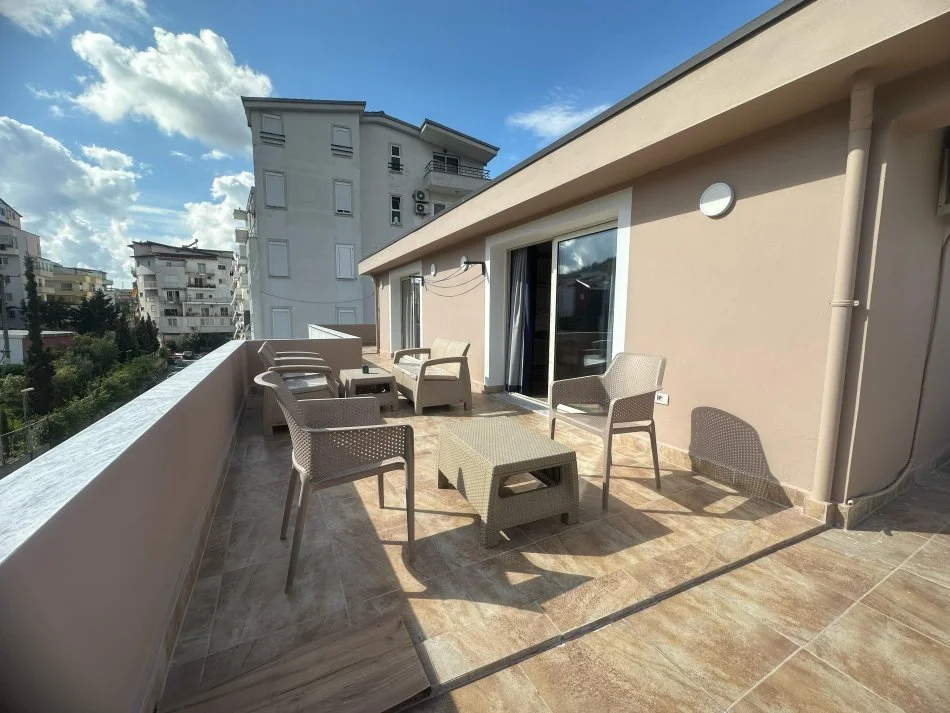 Tirane, jepet me qera ambjent biznesi Kati 0, 658 m² 6.000 € (Rruga Rrapo Hekali)