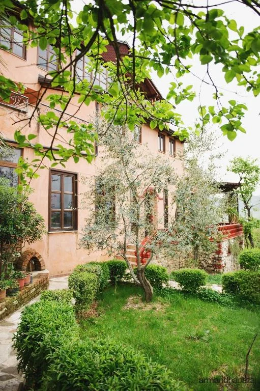 Tirane, shitet hotel Kati 3, 1.098 m² 1.500.000 € (Peze)