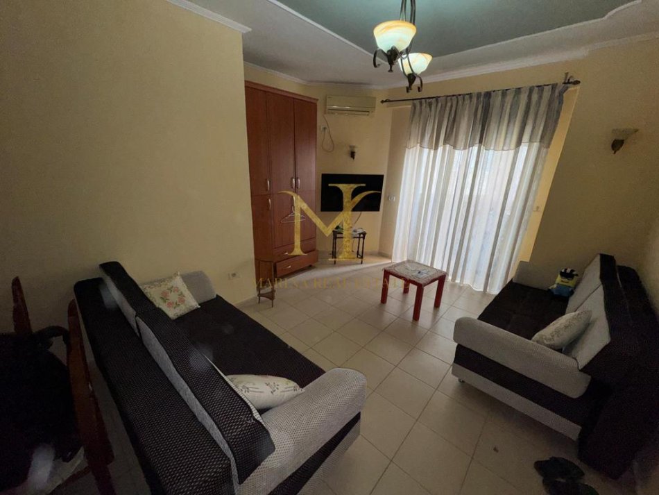 Durres, jepet me qera garsonier 1+1 Kati 2, 45 m² 200 € (plazh hekurudha,durres)