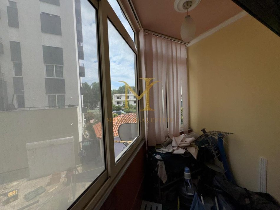 Durres, jepet me qera garsonier 1+1 Kati 2, 45 m² 200 € (plazh hekurudha,durres)