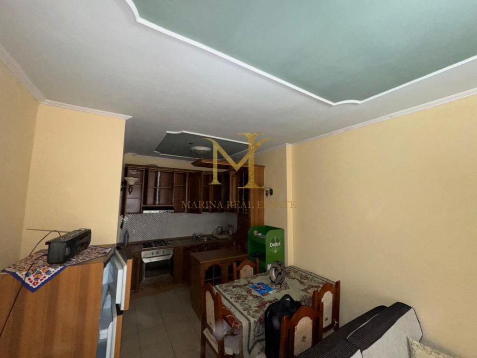 Durres, jepet me qera garsonier 1+1 Kati 2, 45 m² 200 € (plazh hekurudha,durres)