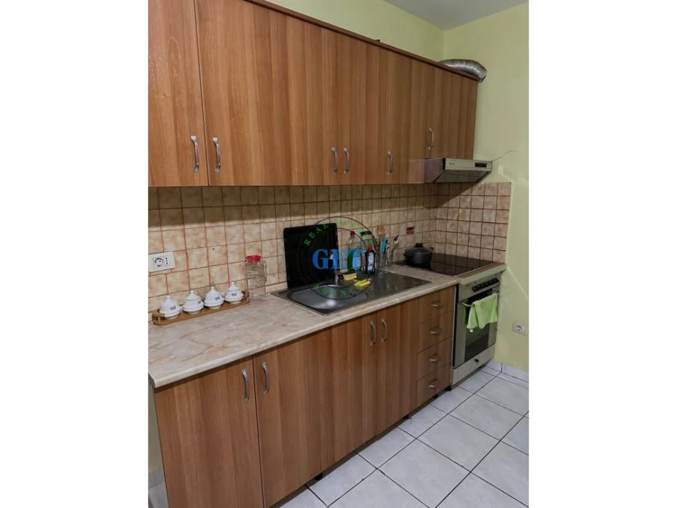 Durres, jepet me qera apartament 1+1 Kati 2, 42 m² 250 € (Shkembi I Kavajes, Durrës)