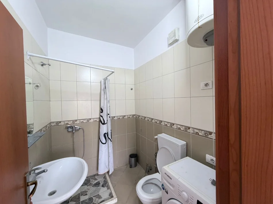 Tirane, shes apartament 1+1+Ballkon Kati 4, 67 m² 147.000 € (Kodra e Diellit)