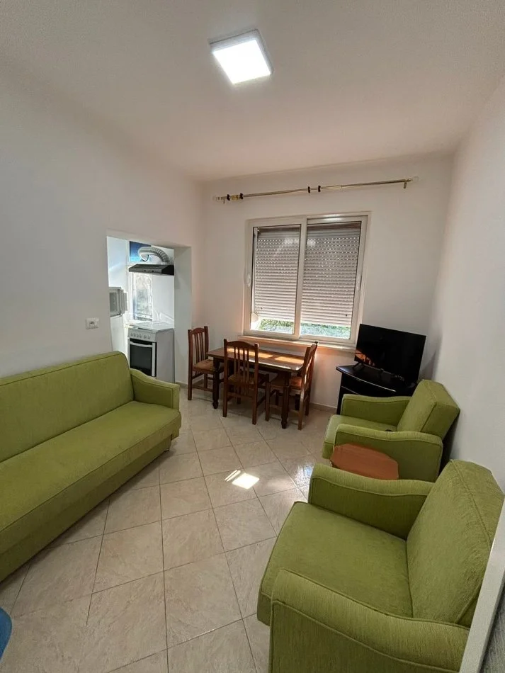 Tirane, jepet me qera apartament 2+1 Kati 5, 90 m² 600 € (Pran bar Bardh e Zi)