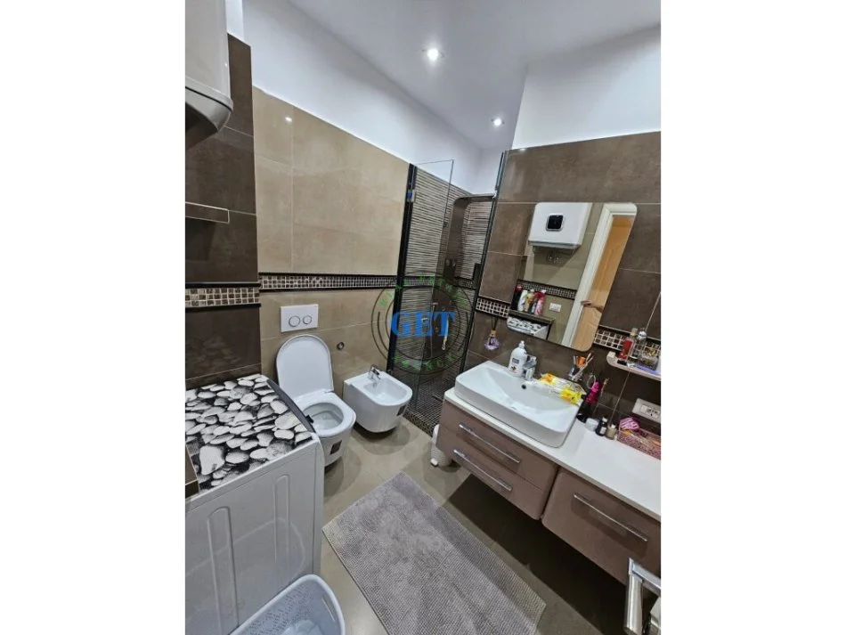 Durres, shitet apartament 2+1+Ballkon Kati 4, 85 m² 170.000 € (Lagjia nr.6,Durres)