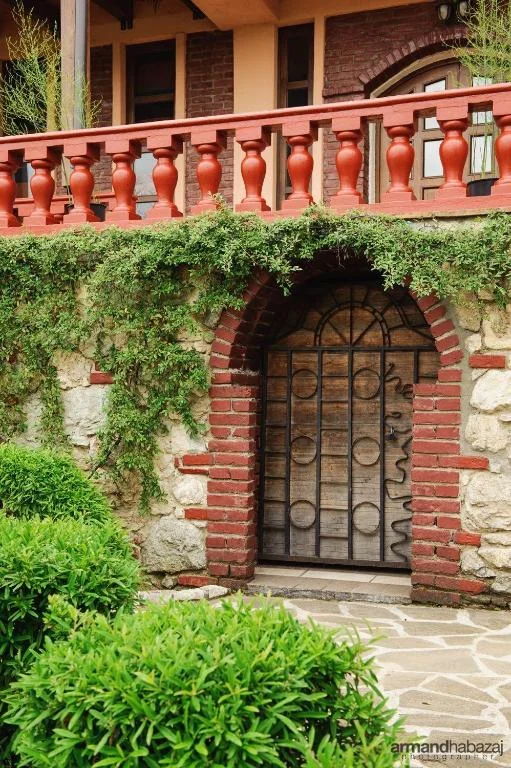 Tirane, shitet hotel Kati 3, 10.982 m² 1.500.000 € (Peze)