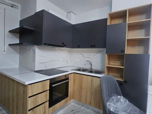 Tirane, jepet me qera apartament 1+1 Kati 3, 50 m² 400 Euro (astir)