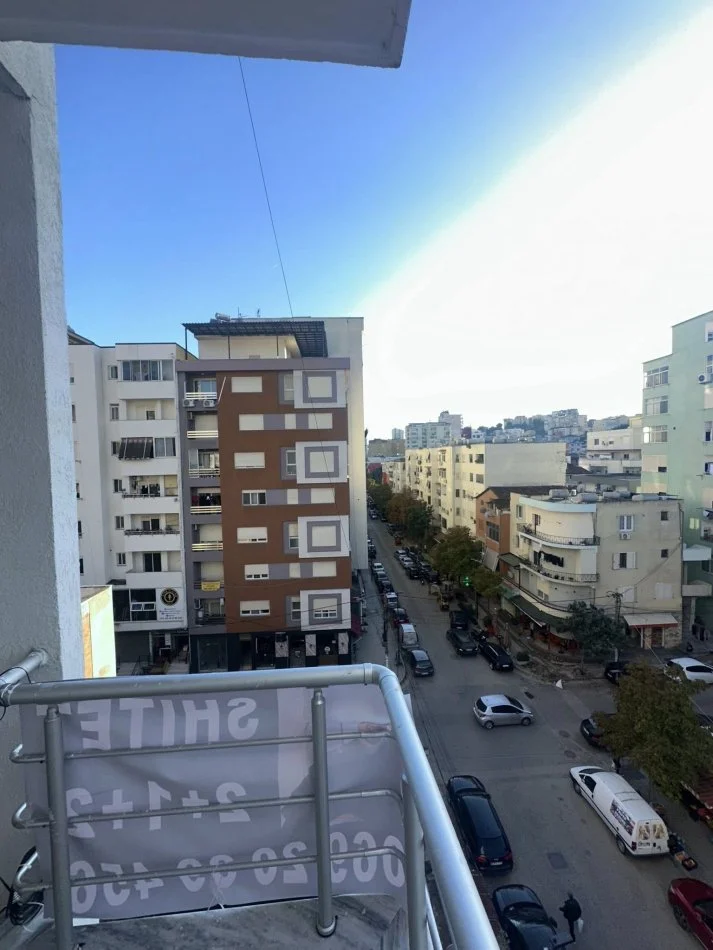 Durres, shes 2+1+Aneks+Ballkon Kati 4, 130.000 € (KOPSHTI SOTIR NOKA)