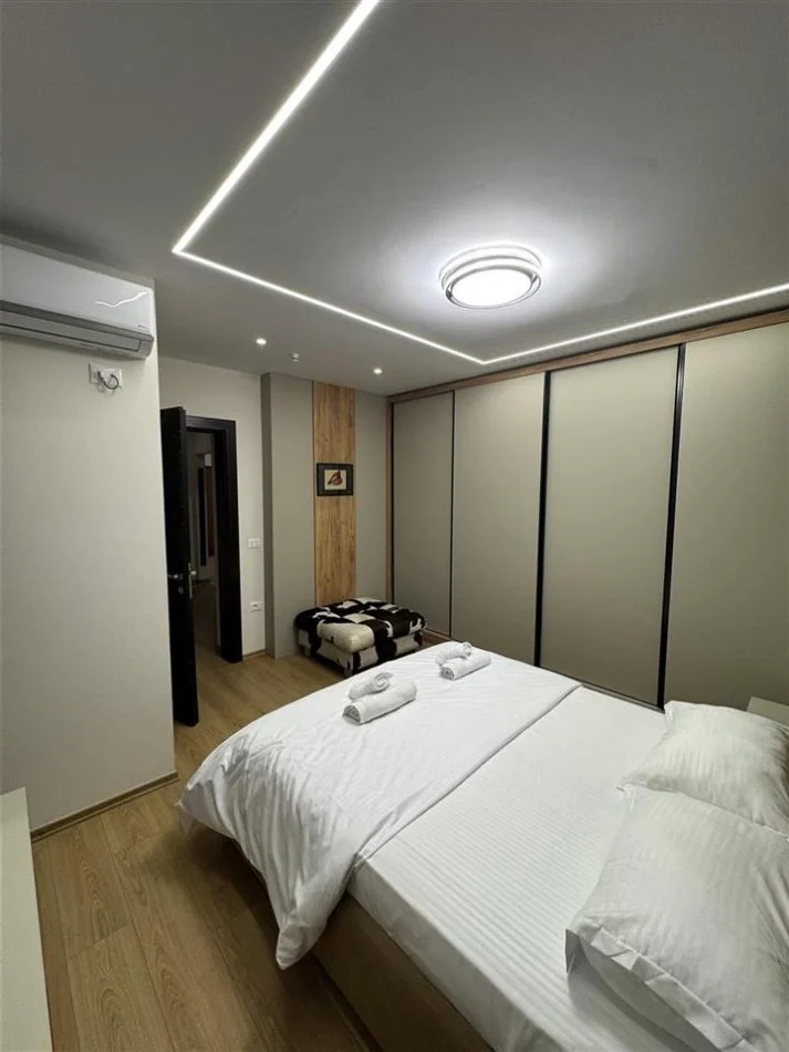 Tirane, jepet me qera apartament 2+1 Kati 8, 90 m² 650 € (Selvia)