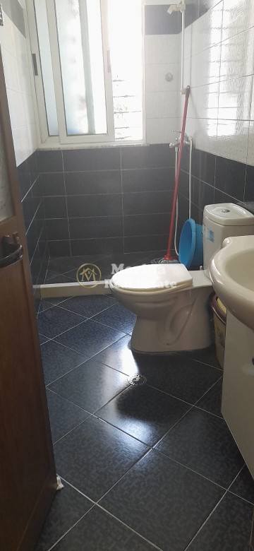 Tirane, jepet me qera apartament 2+1 Kati 2, 90 m² 500 € (Xhamlliku)