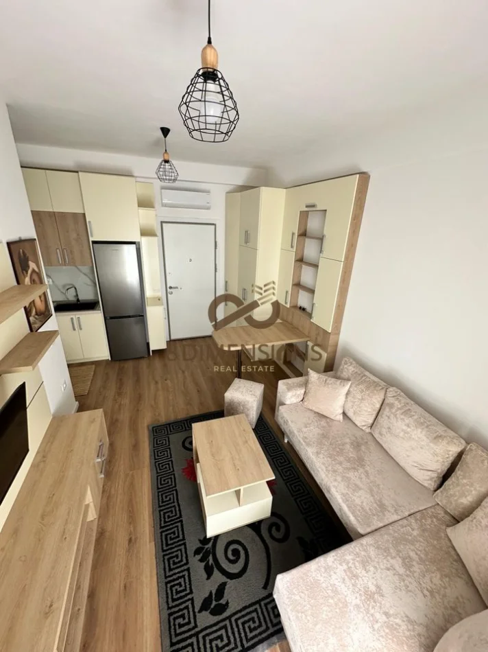 Tirane, jepet me qera apartament 1+1+Ballkon Kati 3, 60 m² 450 € (ali demi)