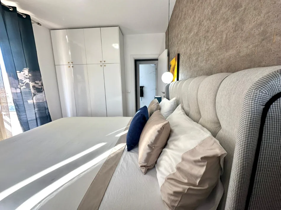Tirane, jepet me qera apartament 1+1+Aneks+Ballkon Kati 5, 77 m² 800 € (21 dhjetori)