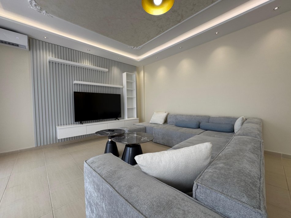 Tirane, Jepet me qera apartament 2+1+Ballkon Kati 6, 650 €