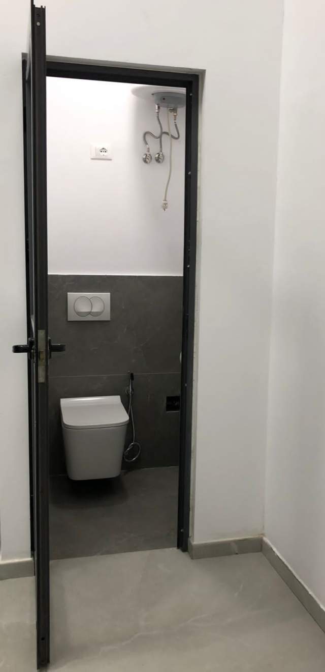 Tirane, jepet me qera ambjent biznesi Kati 0, 21 m² 55.000 Leke (rruga 4 deshmoret)