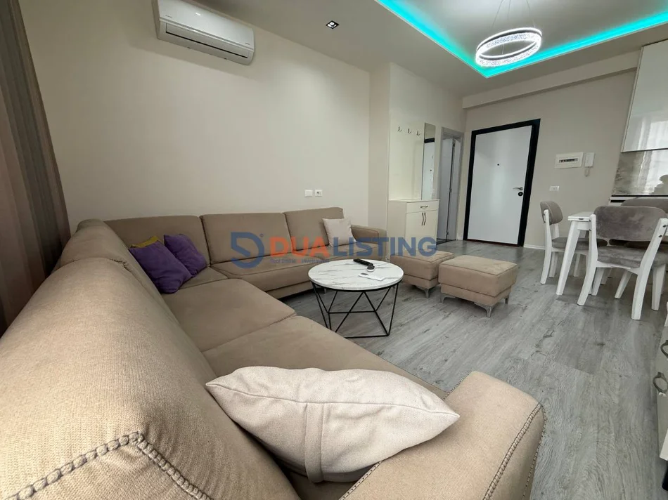 Tirane, jepet me qera apartament 1+1 , 55 m² 600 € (Rruga 4 Deshmoret)