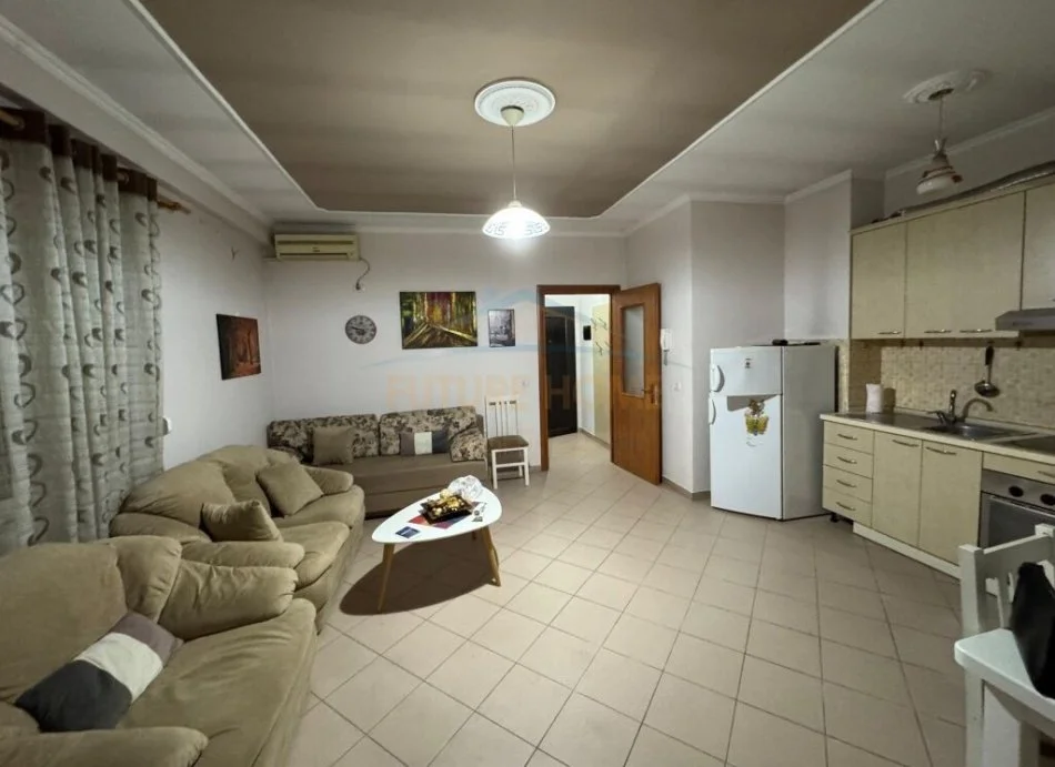 Tirane, jepet me qera apartament 1+1 Kati 6, 67 m² 650 € (Rruga e Bogdaneve)
