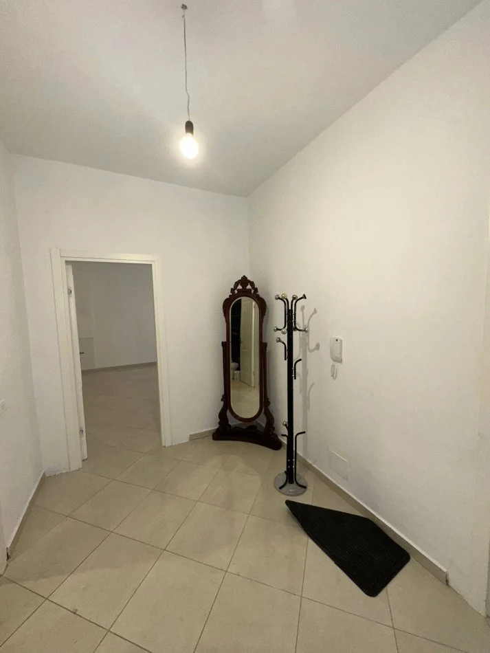 Durres, jepet me qera apartament 1+1+Ballkon Kati 1, 500 € (STACIONI TRENIT)