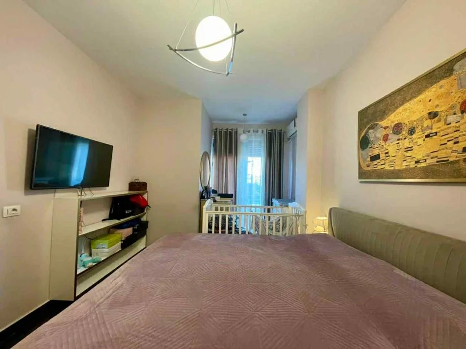 Tirane, jepet me qera apartament 2+1+Ballkon Kati 3, 105 m² 850 € (DON BOSKO PRANE VODAFONE)