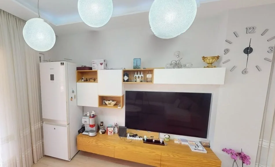 Tirane, shitet apartament , 142 m² 250.000 € (Liqeni i thate)