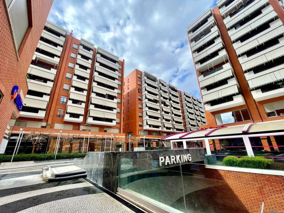 Tirane, shitet apartament 2+1+Ballkon Kati 4, 128 m² 384.900 € (RRUGA KAVAJES)