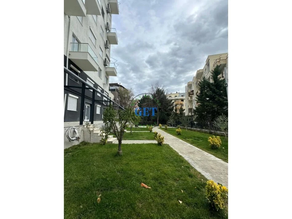 Durres, shitet apartament 2+1+Ballkon Kati 2, 103 m², 1500 euro m2  (Golem)