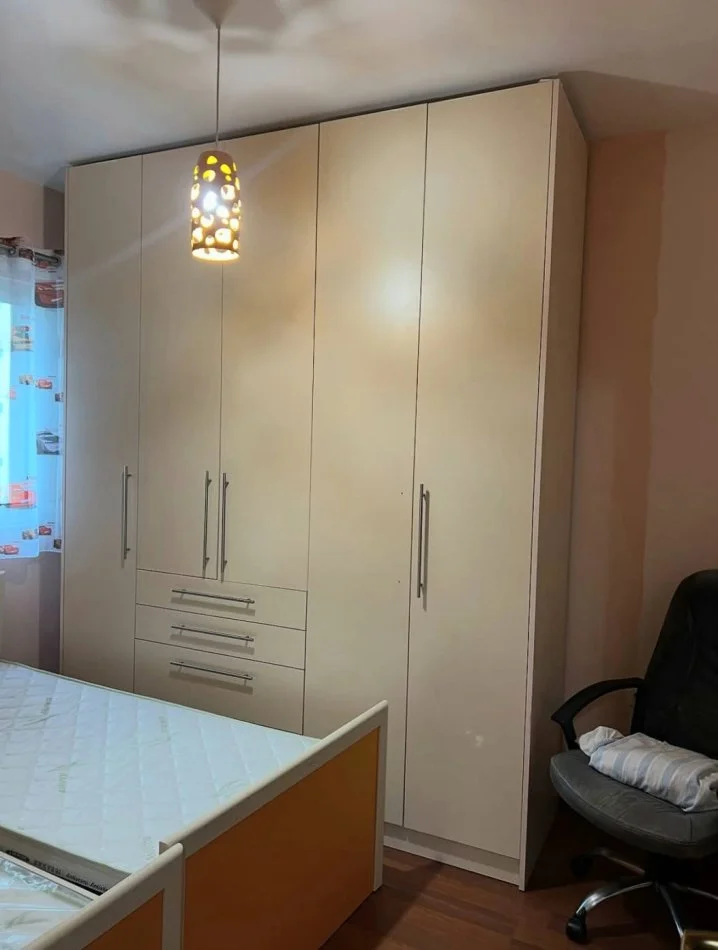 Tirane, jepet me qera apartament 2+1+Ballkon Kati 5, 100 m² 500 € (Ish Fusha E Aviacionit)