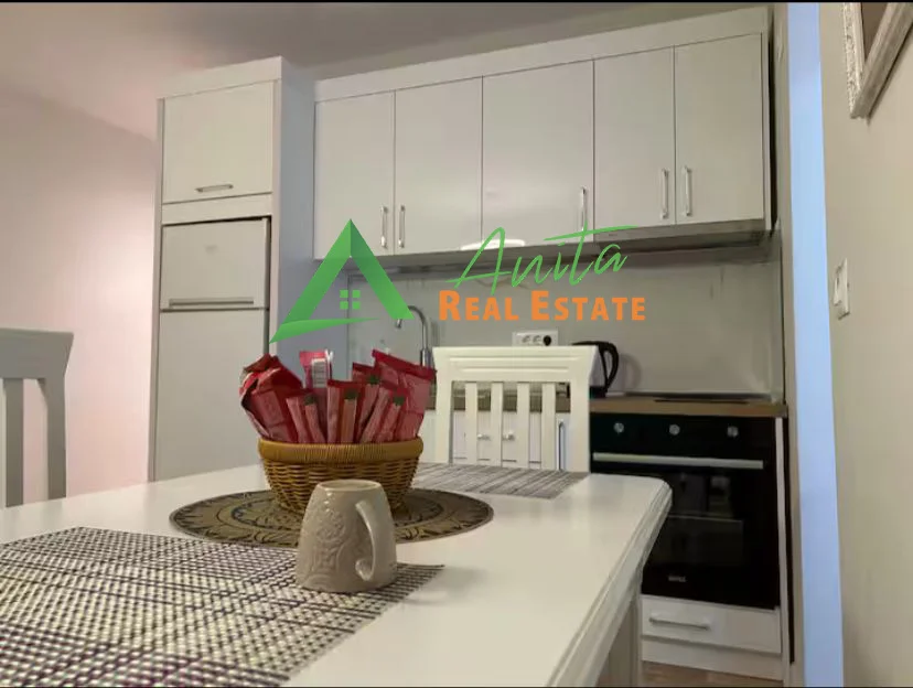 Tirane, jepet me qera apartament 1+1+Ballkon Kati 3, 55 m² 600 € (Bulevardi Zogi I)