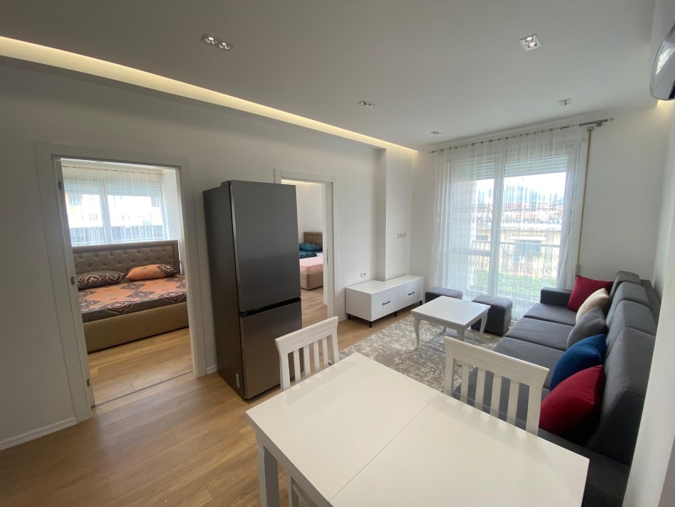 Tirane, jepet me qera apartament 2+1 Kati 1, 90 m² 500 € (selite)