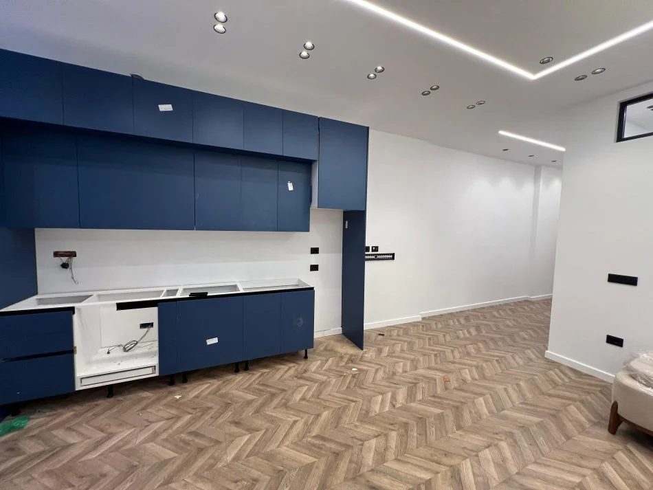 Tirane, jepet me qera apartament 1+1 Kati 0, 90 m² 900 € (Kodra e Diellit)