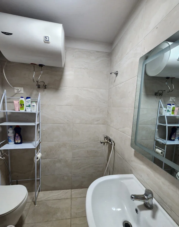 jepet me qera apartament 1+1 Kati 9, 60 m² 450 €