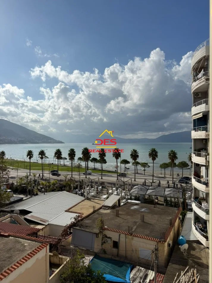Vlore, jepet me qera apartament 1+1+Ballkon Kati 4, 70 m² 350 € (Lungomare)