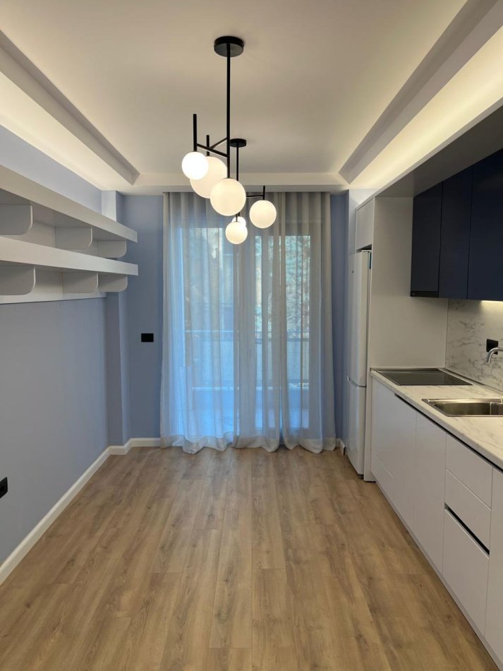 Tirane, jepet me qera zyre Kati 2, 116 m² (Bllok)