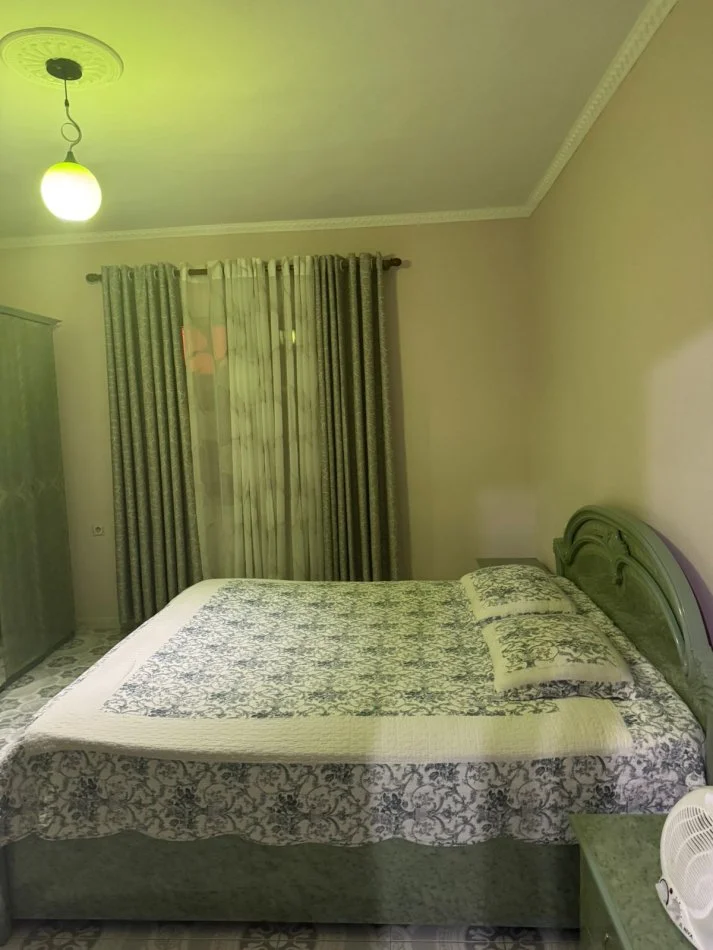 Tirane, jepet me qera shtepi 1+1+Ballkon Kati 1, 50 m² 350 € (Don Bosko)