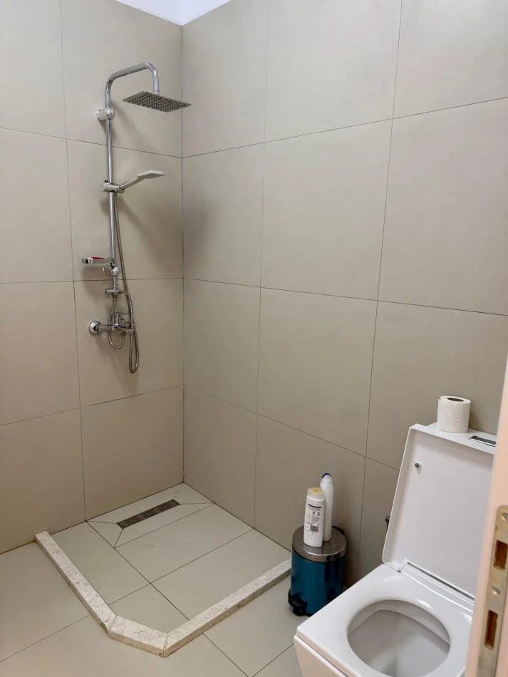 Tirane, jepet me qera apartament 1+1 Kati 8, 60 m²  (Don bosko)