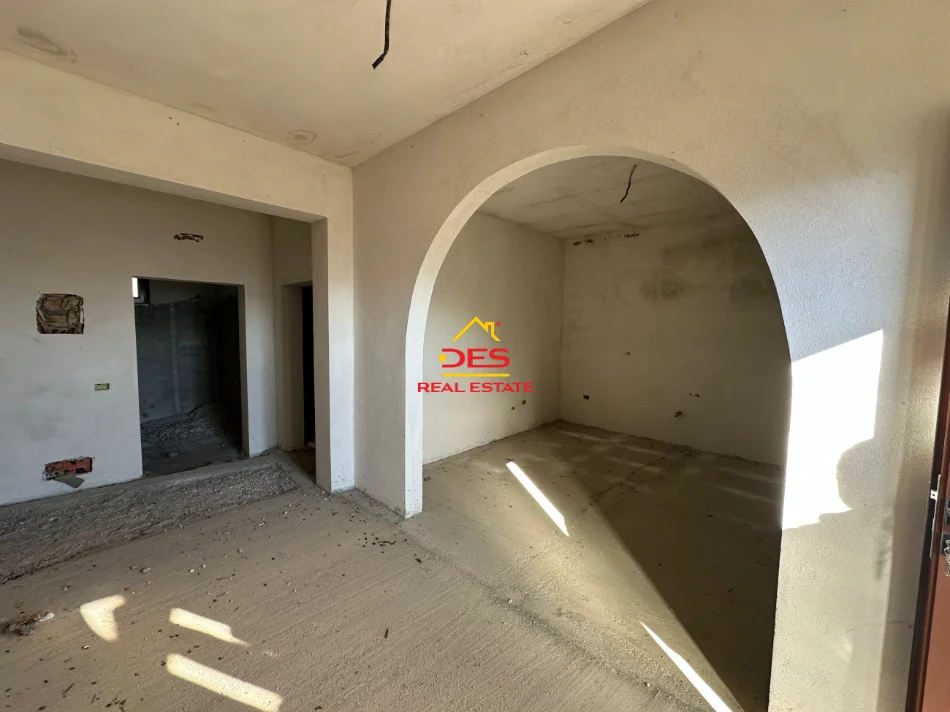 Vlore, shitet shtepi 2+1+Ballkon Kati 0, 115 m² 95.000 € (Babicë e Madhe)