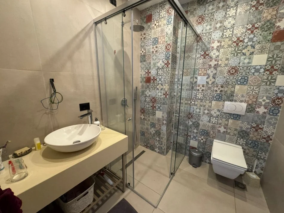 Durres, shitet apartament 1+1+Ballkon Kati 6, 65 m² 120.000 € (Golem)