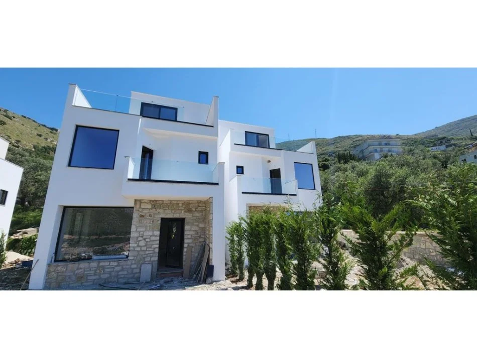 Sarande, shes apartament 3+1 Kati 1, 166 m² 560.000 € (Borsh)