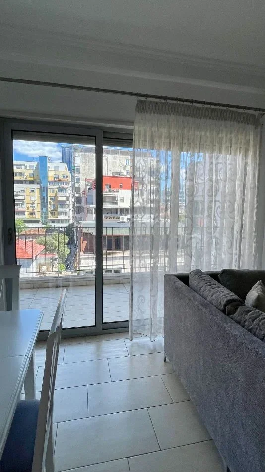 Tirane, jepet me qera apartament 1+1+Ballkon Kati 4, 70 m² 800 € (MYSLYM SHYRI)