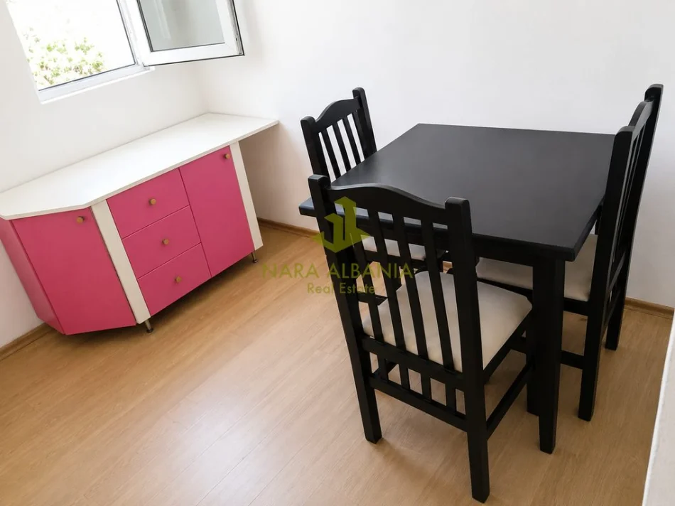 Tirane, jepet me qera 1+1 , 